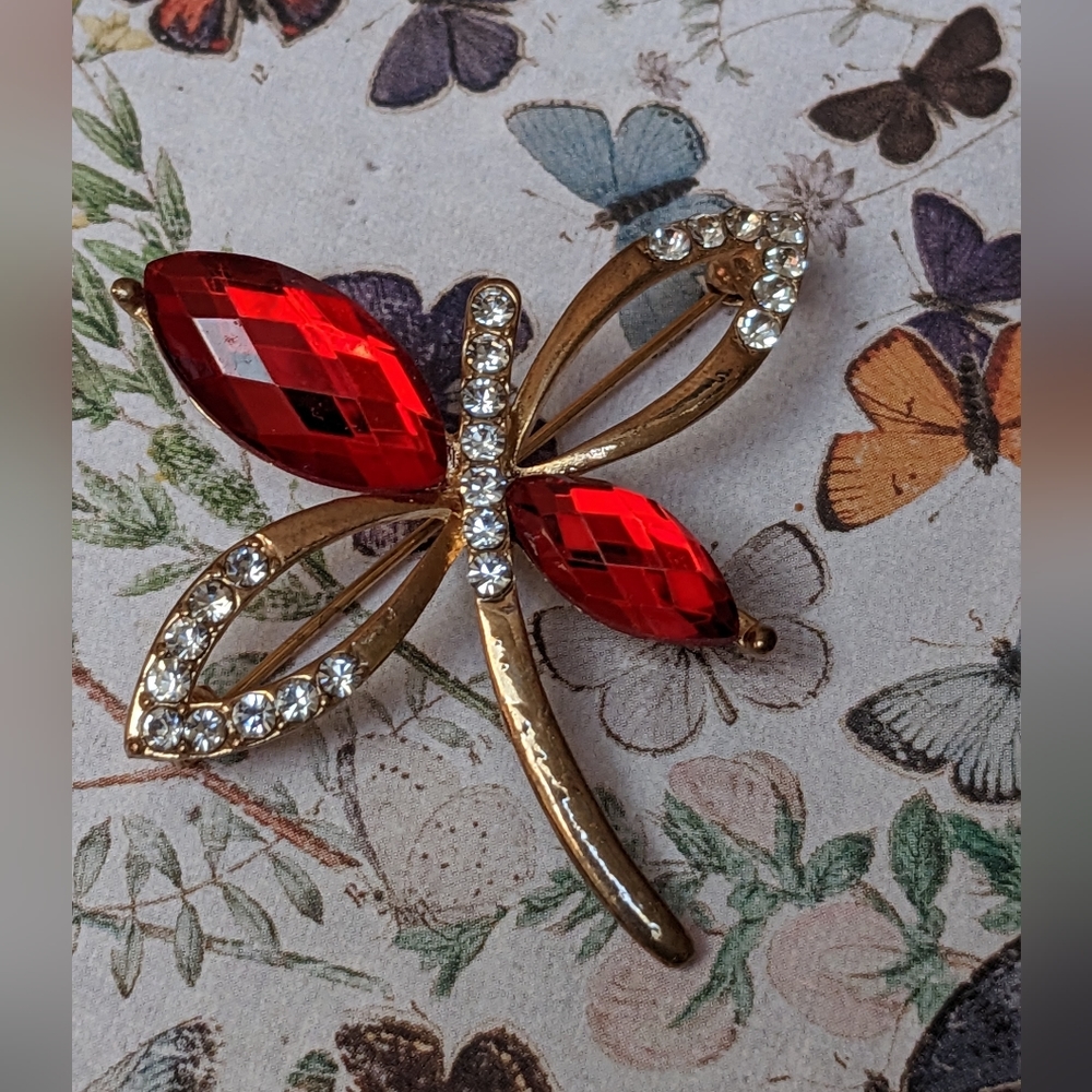 Fashion Rhinestone Goldtone Brooch Dragonfly Red Wings.